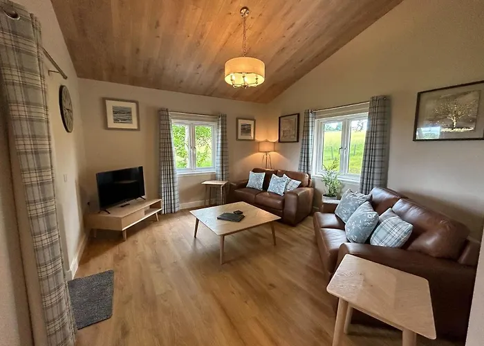 Breckland Lodge 3 With Hot Tub